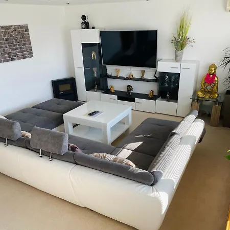 Luxusny Zmodernizovany V Centre Kosic Kösice