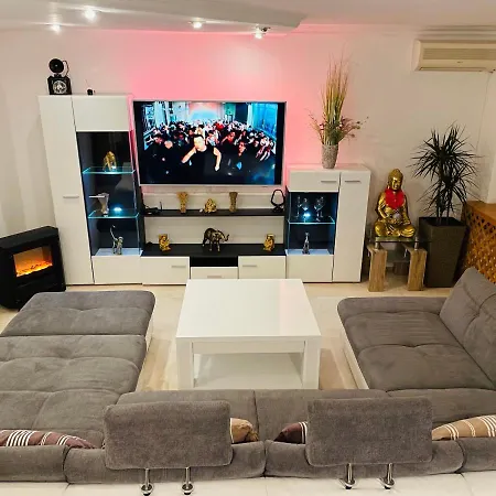 Luxusny Zmodernizovany V Centre Kosic Daire